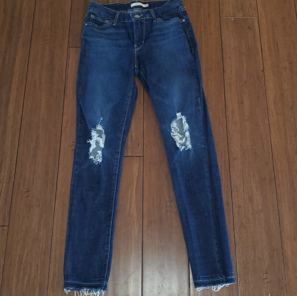 Levi's 711 Distressed Skinny